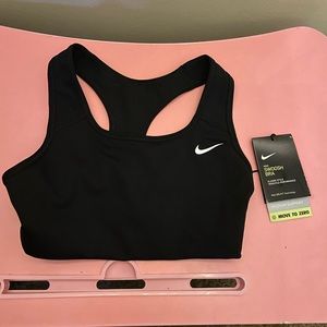Nike Swoosh Bra
